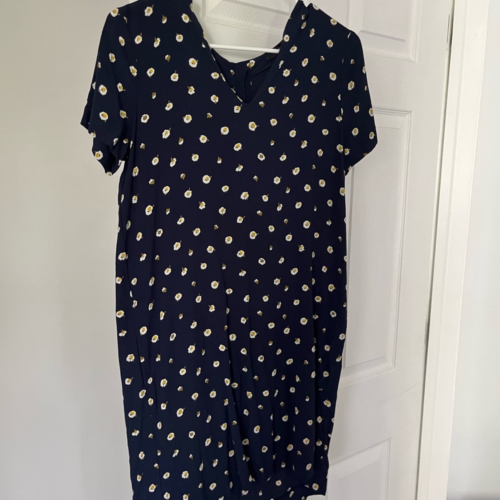 Madewell v neck dress with button back
